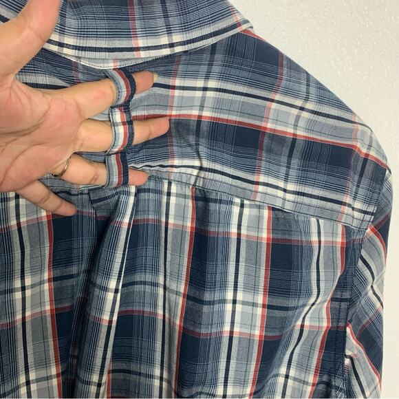 The North Face Plaid Short Sleeve Button Shirt - Picture 12 of 15